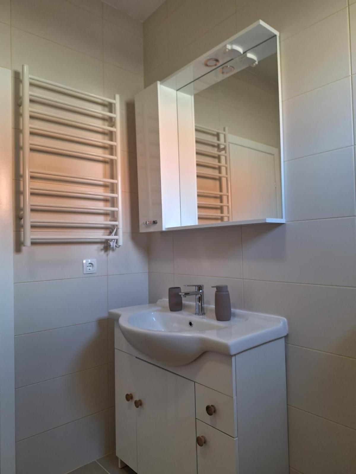 Apartment Mara Primošten Buitenkant foto